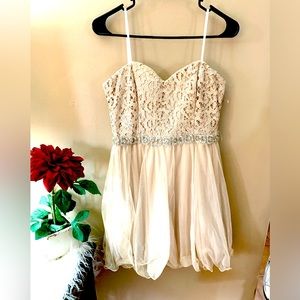 Formal dress short beige glitter lace dress JR’s size 11 like new